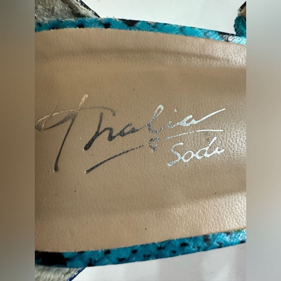 Thalia Sodi Playa Mid Heel T-Strap Shoes 🌟 - Picture 5 of 6